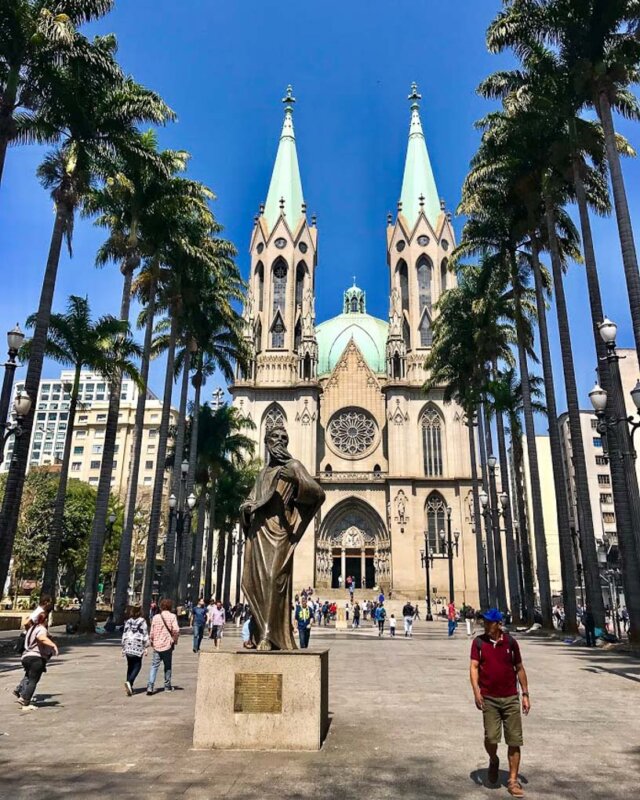 https://mdw-travel-data-us-east-1.s3.amazonaws.com/img/country/Brazil/Sao-Paulo-Cathedral/img_02.jpg