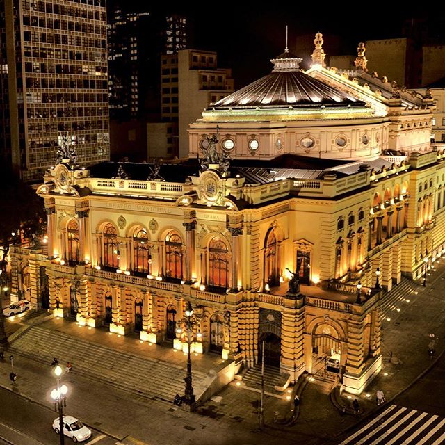 https://mdw-travel-data-us-east-1.s3.amazonaws.com/img/country/Brazil/Sao-Paulo-Opera-House/img_00.jpg