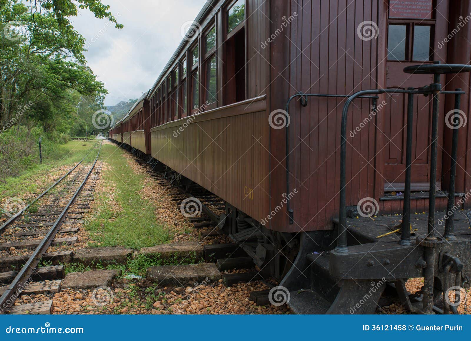 https://mdw-travel-data-us-east-1.s3.amazonaws.com/img/country/Brazil/Steam-Train-Tour/img_05.jpg