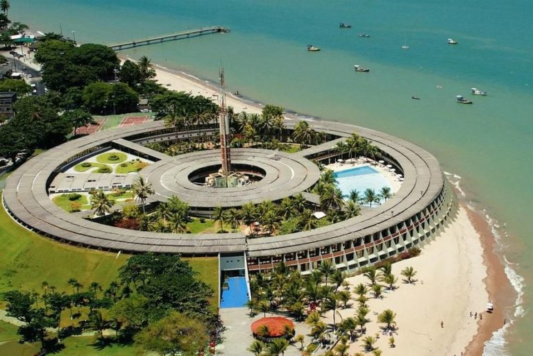 https://mdw-travel-data-us-east-1.s3.amazonaws.com/img/country/Brazil/Tambau-Beach/img_03.jpg