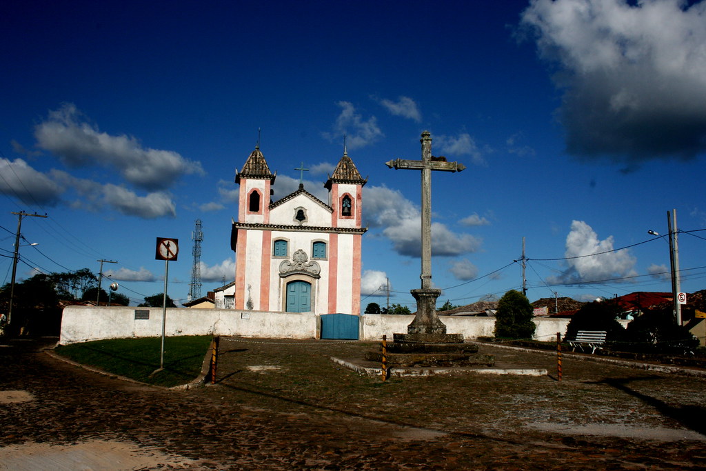 https://mdw-travel-data-us-east-1.s3.amazonaws.com/img/country/Brazil/Waterfalls-of-Lavras-Novas/img_04.jpg