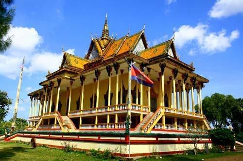 https://mdw-travel-data-us-east-1.s3.amazonaws.com/img/country/Cambodia/100-Column-Pagoda/img_03.jpg