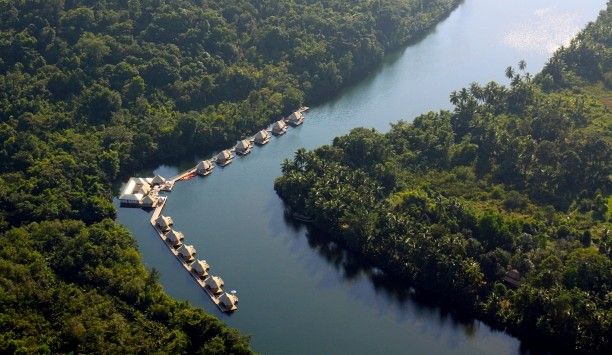 https://mdw-travel-data-us-east-1.s3.amazonaws.com/img/country/Cambodia/4-Rivers-Floating-Lodge/img_01.jpg