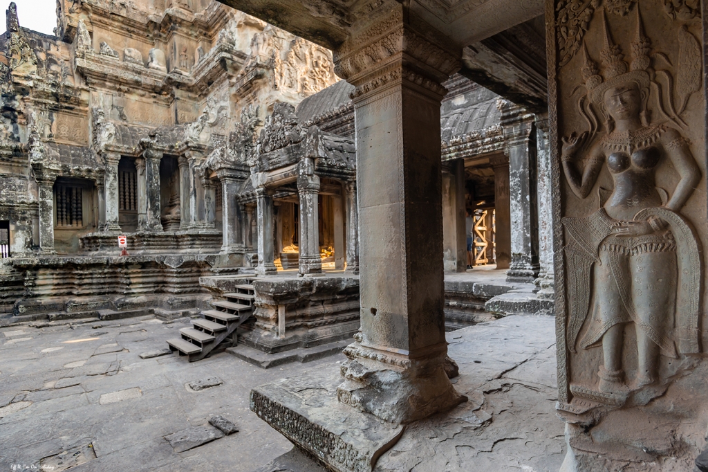 https://mdw-travel-data-us-east-1.s3.amazonaws.com/img/country/Cambodia/Adap-Temple/img_03.jpg