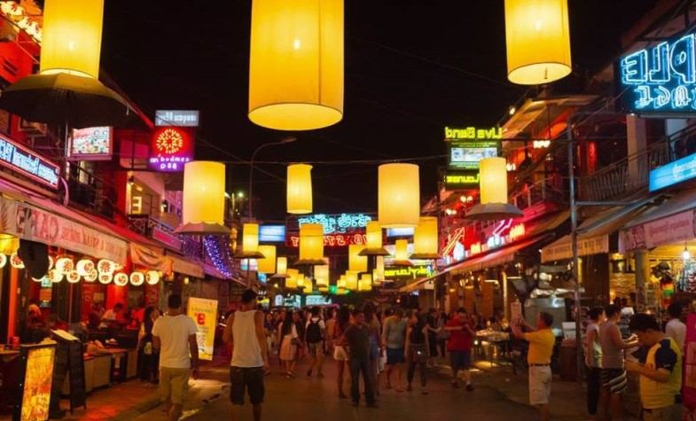 https://mdw-travel-data-us-east-1.s3.amazonaws.com/img/country/Cambodia/Angkor-Night-Market/img_02.jpg