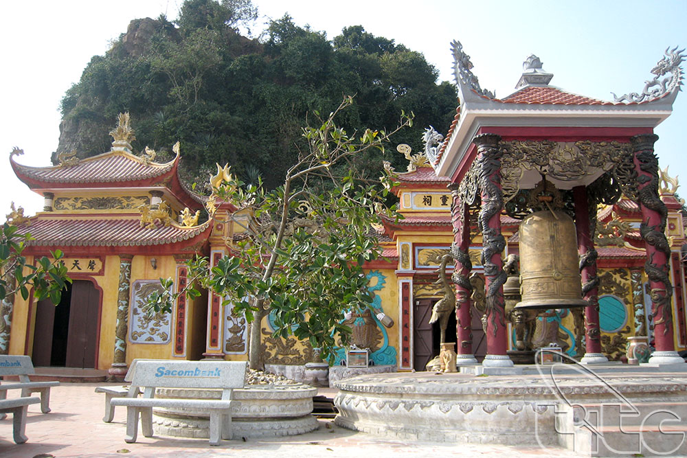 https://mdw-travel-data-us-east-1.s3.amazonaws.com/img/country/Cambodia/Ba-Nan-Bai-Su-Temple/img_04.jpg