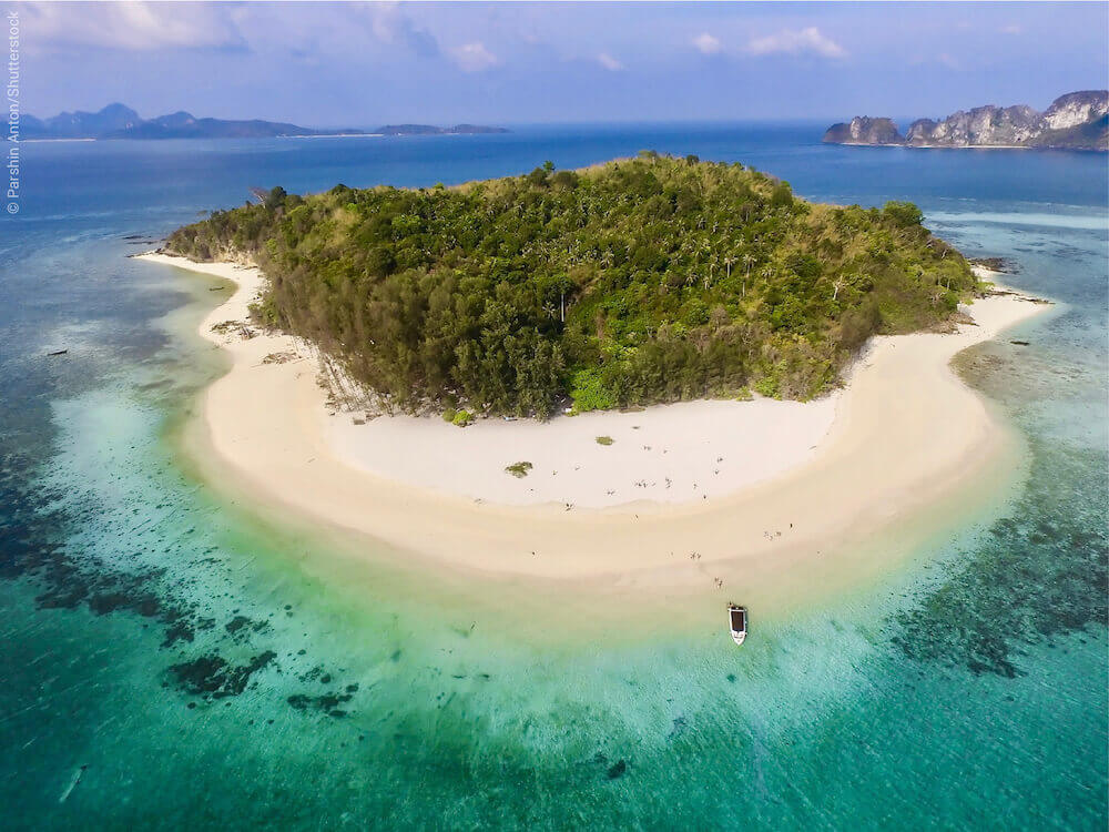 https://mdw-travel-data-us-east-1.s3.amazonaws.com/img/country/Cambodia/Bamboo-Island-Beach/img_00.jpg