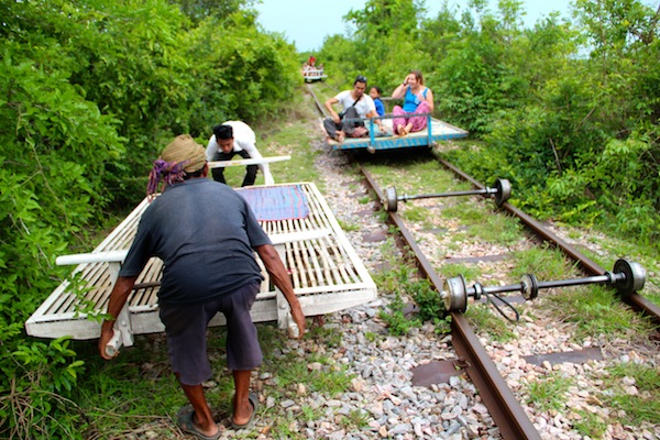 https://mdw-travel-data-us-east-1.s3.amazonaws.com/img/country/Cambodia/Bamboo-Train/img_01.jpg