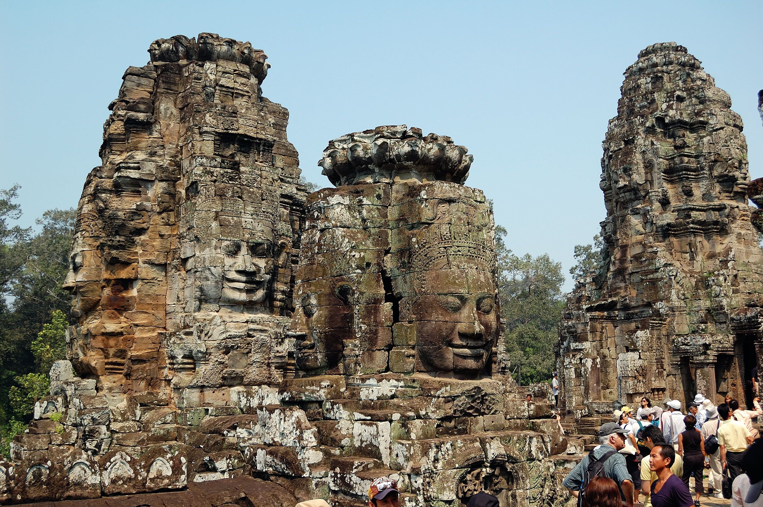 https://mdw-travel-data-us-east-1.s3.amazonaws.com/img/country/Cambodia/Bayon-Temple/img_01.jpg