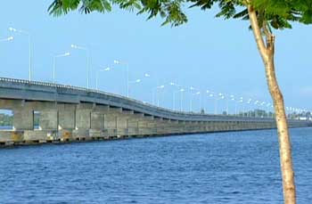 https://mdw-travel-data-us-east-1.s3.amazonaws.com/img/country/Cambodia/Bridge-to-Koh-Kong-Island/img_01.jpg
