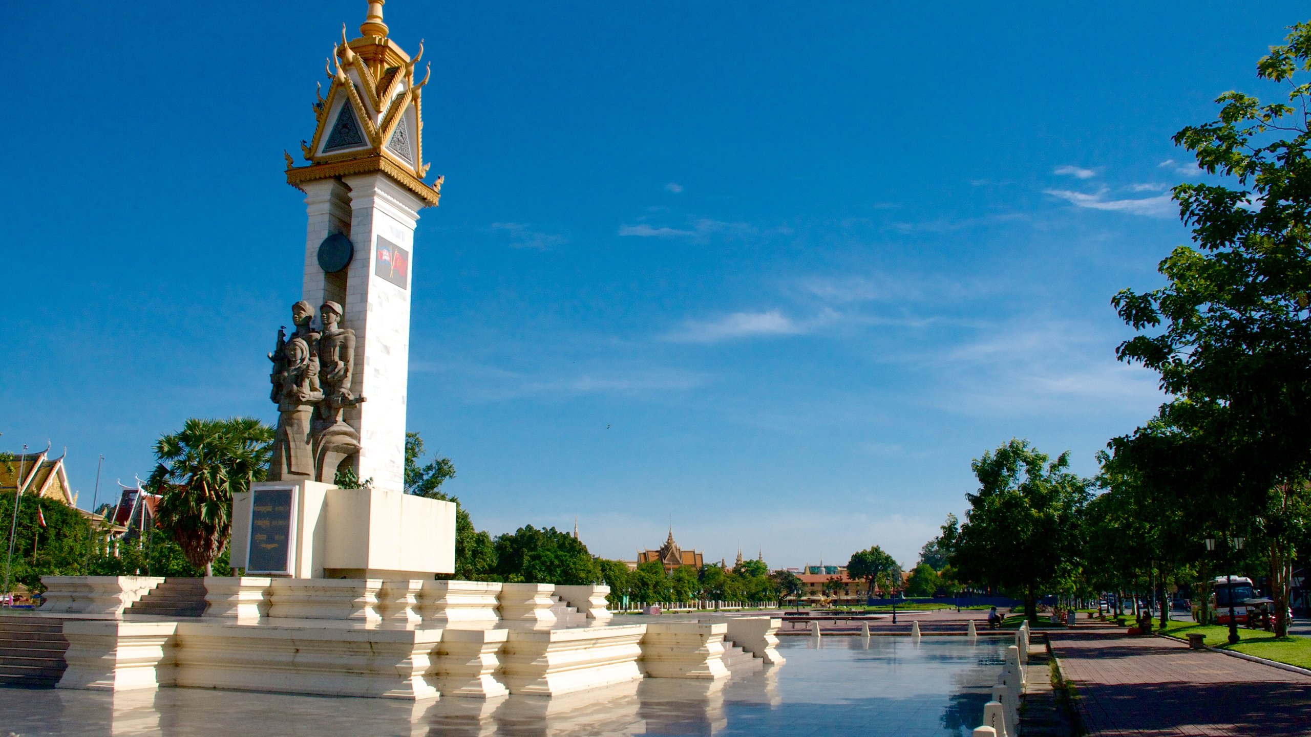 https://mdw-travel-data-us-east-1.s3.amazonaws.com/img/country/Cambodia/Cambodia-Vietnam-Friendship-Monument/img_01.jpg