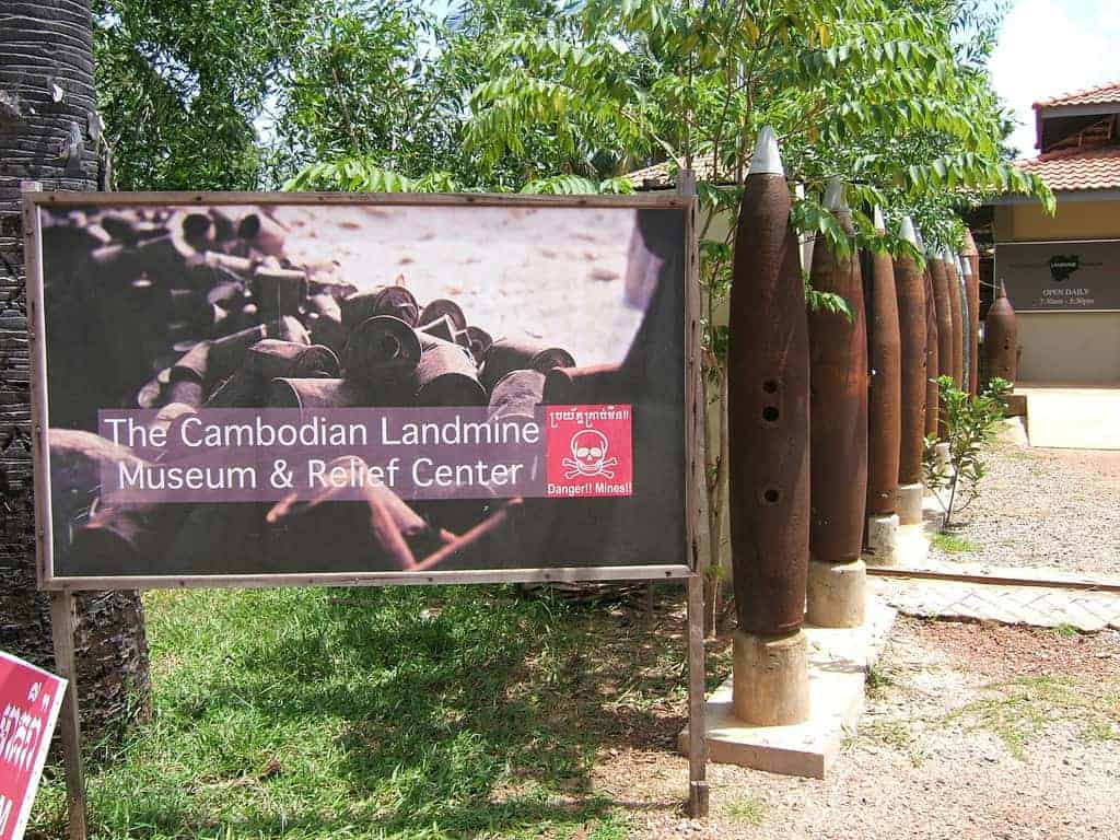 https://mdw-travel-data-us-east-1.s3.amazonaws.com/img/country/Cambodia/Cambodian-Landmine-Museum/img_03.jpg