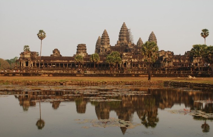 https://mdw-travel-data-us-east-1.s3.amazonaws.com/img/country/Cambodia/Cambodias-Culture-Religion-and-History/img_01.jpg