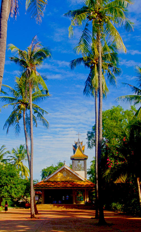 https://mdw-travel-data-us-east-1.s3.amazonaws.com/img/country/Cambodia/Catholic-Church/img_01.jpg
