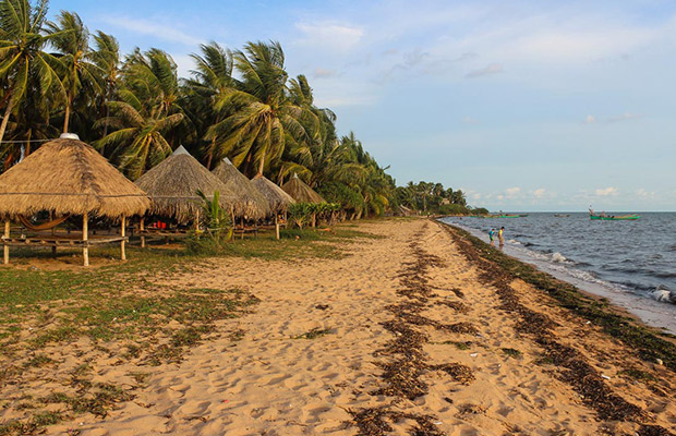 https://mdw-travel-data-us-east-1.s3.amazonaws.com/img/country/Cambodia/Coconut-Beach-Bungalow/img_02.jpg