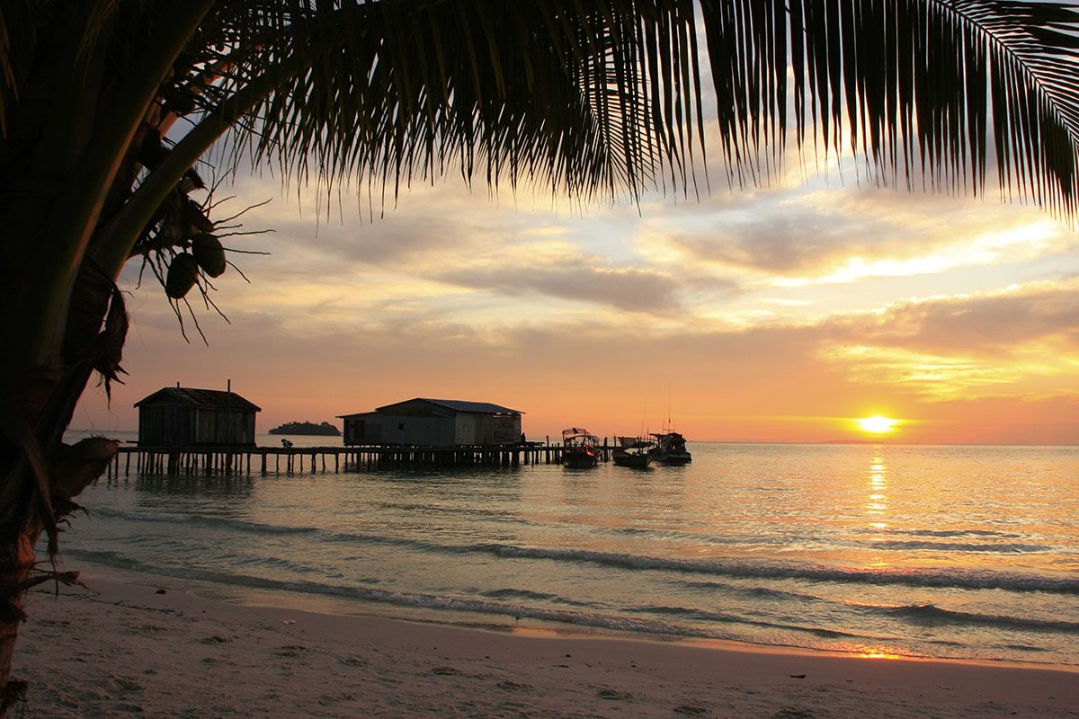 https://mdw-travel-data-us-east-1.s3.amazonaws.com/img/country/Cambodia/Coconut-Beach/img_01.jpg