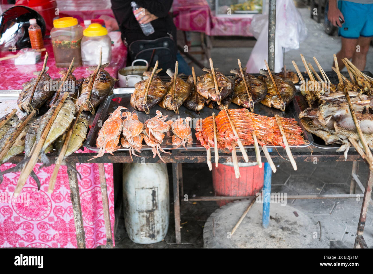 https://mdw-travel-data-us-east-1.s3.amazonaws.com/img/country/Cambodia/Crab-Market/img_02.jpg