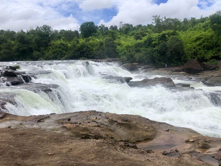 https://mdw-travel-data-us-east-1.s3.amazonaws.com/img/country/Cambodia/Doh-Kramom-Falls/img_03.jpg