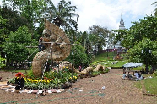 https://mdw-travel-data-us-east-1.s3.amazonaws.com/img/country/Cambodia/Dragon-Souvenir-and-Art/img_01.jpg