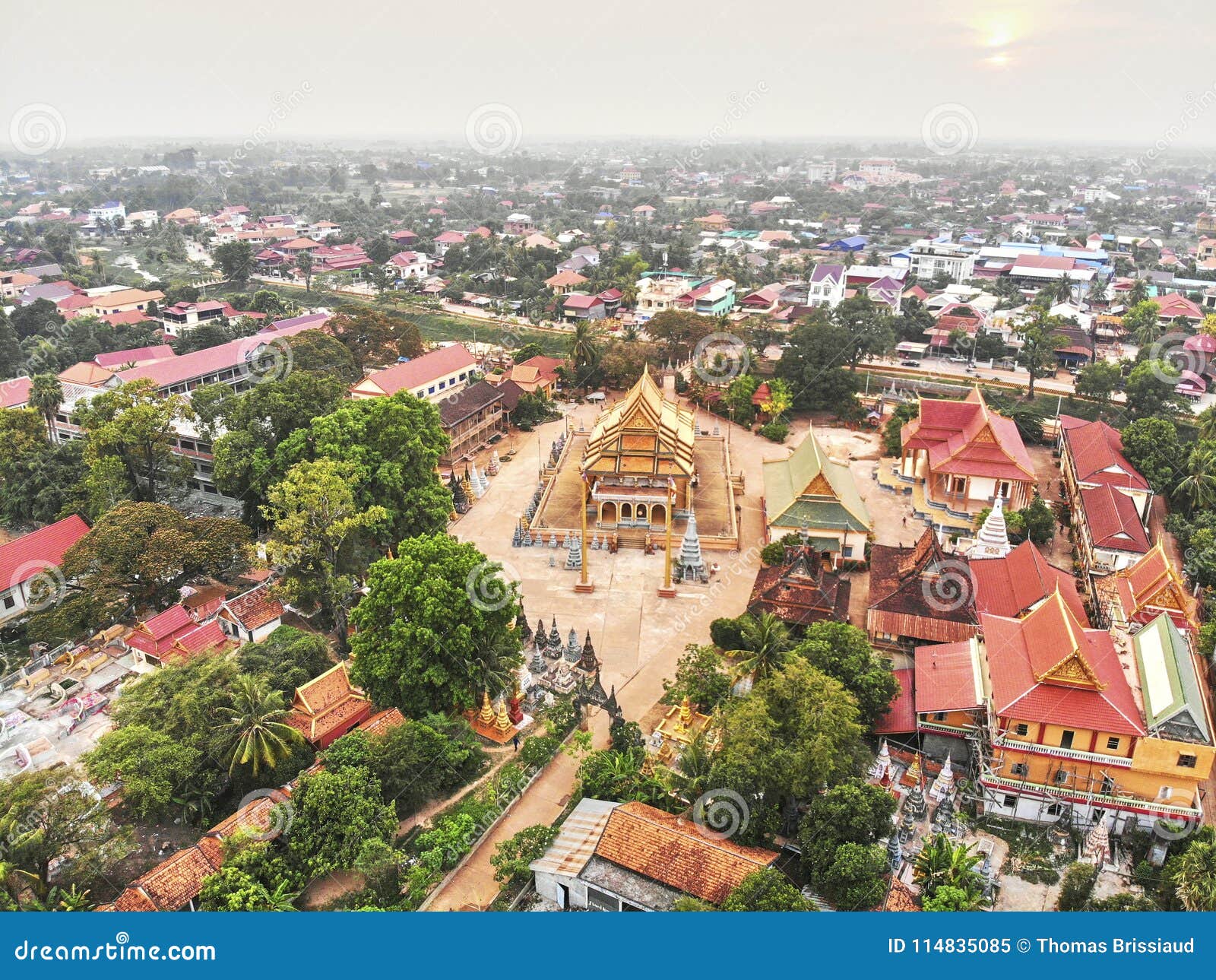 https://mdw-travel-data-us-east-1.s3.amazonaws.com/img/country/Cambodia/Eagle-Tower/img_02.jpg