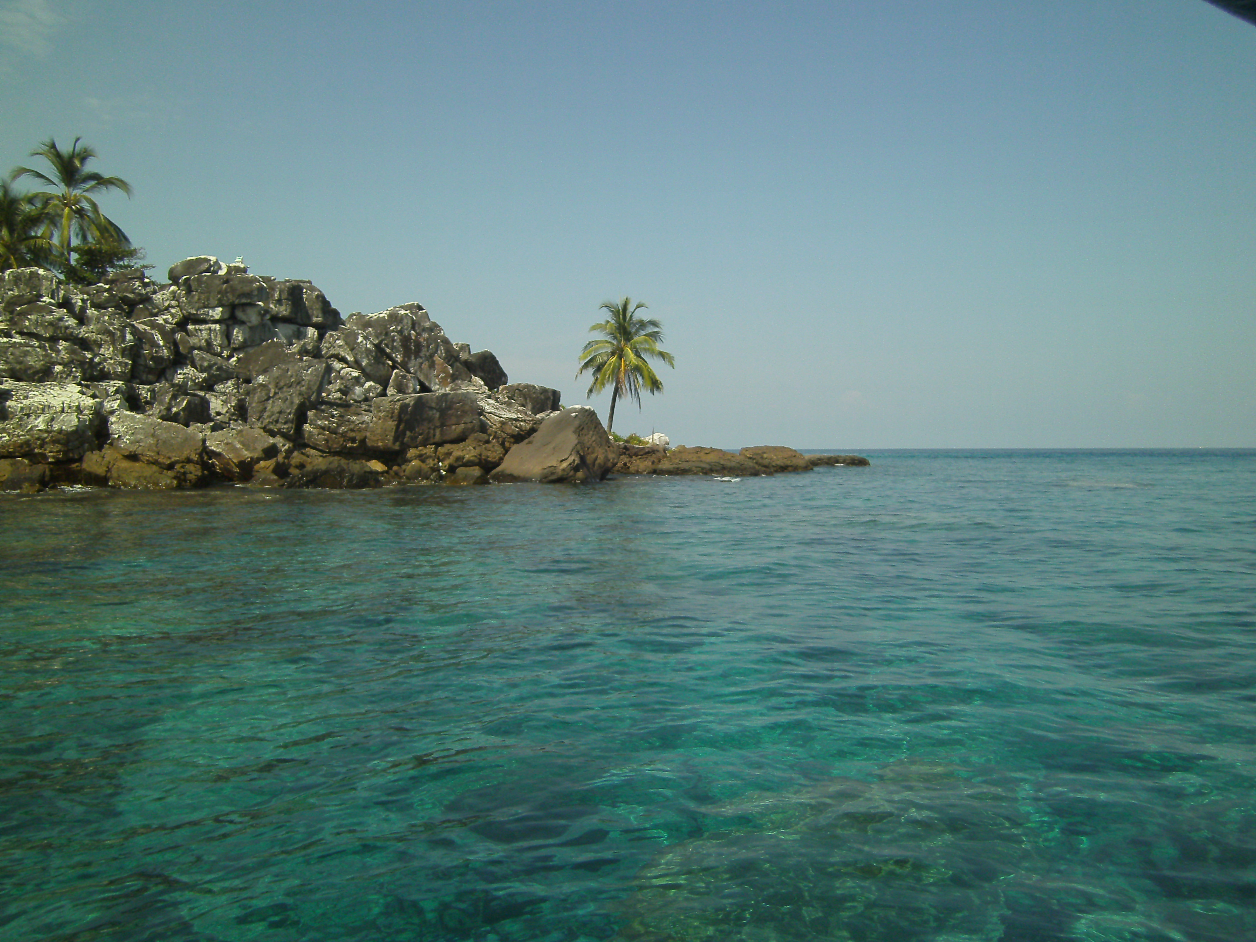 https://mdw-travel-data-us-east-1.s3.amazonaws.com/img/country/Cambodia/EcoSeaMantis-Dive-Center/img_02.jpg