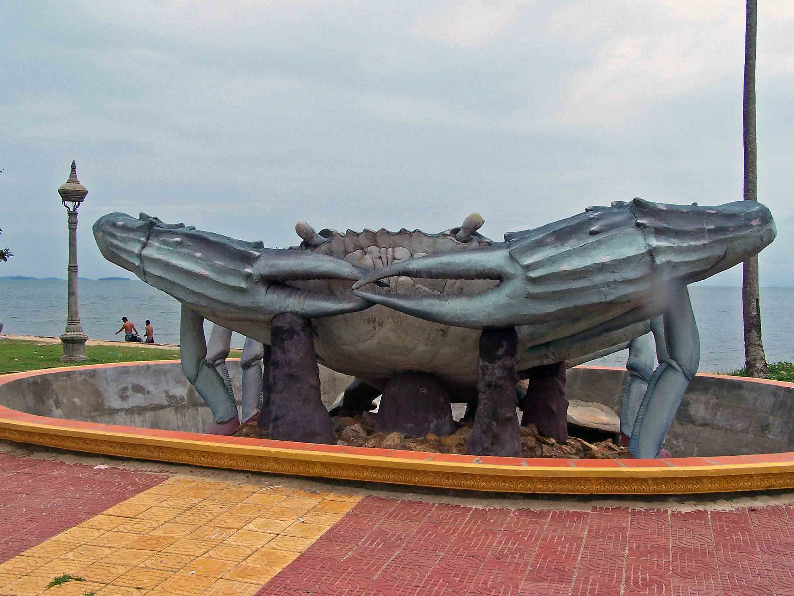 https://mdw-travel-data-us-east-1.s3.amazonaws.com/img/country/Cambodia/Fried-Crab-Monument/img_03.jpg