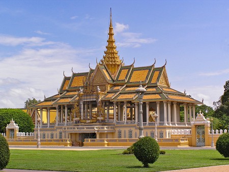 https://mdw-travel-data-us-east-1.s3.amazonaws.com/img/country/Cambodia/Gnor-Tmuoy-Pagoda/img_01.jpg