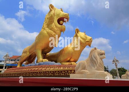 https://mdw-travel-data-us-east-1.s3.amazonaws.com/img/country/Cambodia/Golden-Lion-Traffic-Circle/img_03.jpg