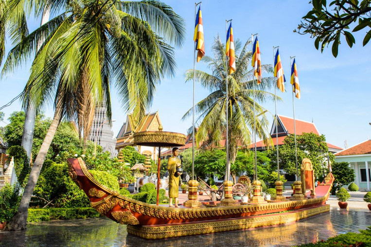 https://mdw-travel-data-us-east-1.s3.amazonaws.com/img/country/Cambodia/Golden-Lion/img_01.jpg