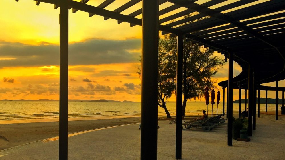 https://mdw-travel-data-us-east-1.s3.amazonaws.com/img/country/Cambodia/Independence-Beach/img_02.jpg
