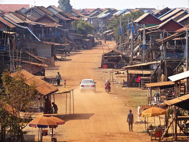 https://mdw-travel-data-us-east-1.s3.amazonaws.com/img/country/Cambodia/Kampong-Sralao-Village/img_01.jpg