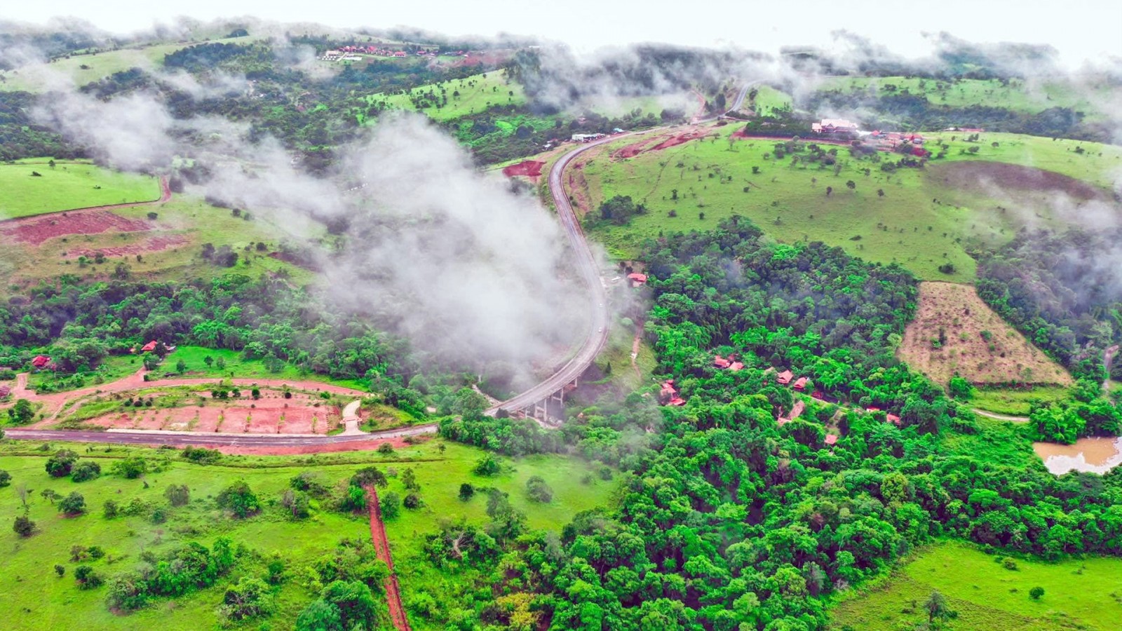 https://mdw-travel-data-us-east-1.s3.amazonaws.com/img/country/Cambodia/Kampong-Svay-Mountain/img_03.jpg
