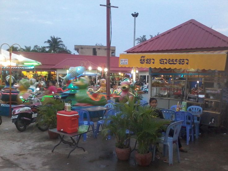 https://mdw-travel-data-us-east-1.s3.amazonaws.com/img/country/Cambodia/Kampot-Night-Market/img_03.jpg