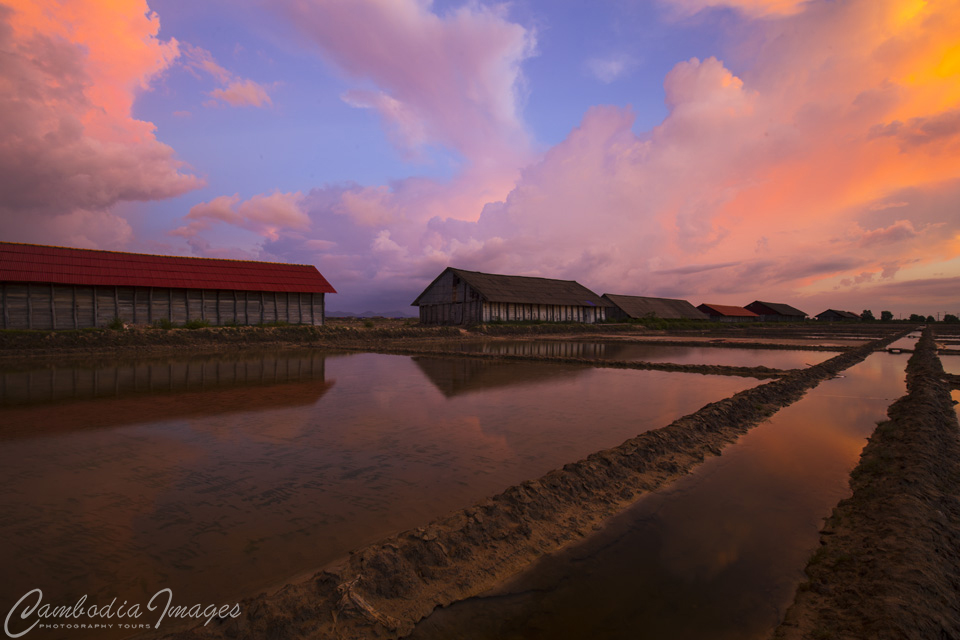 https://mdw-travel-data-us-east-1.s3.amazonaws.com/img/country/Cambodia/Kampot-Salt-Fields/img_02.jpg