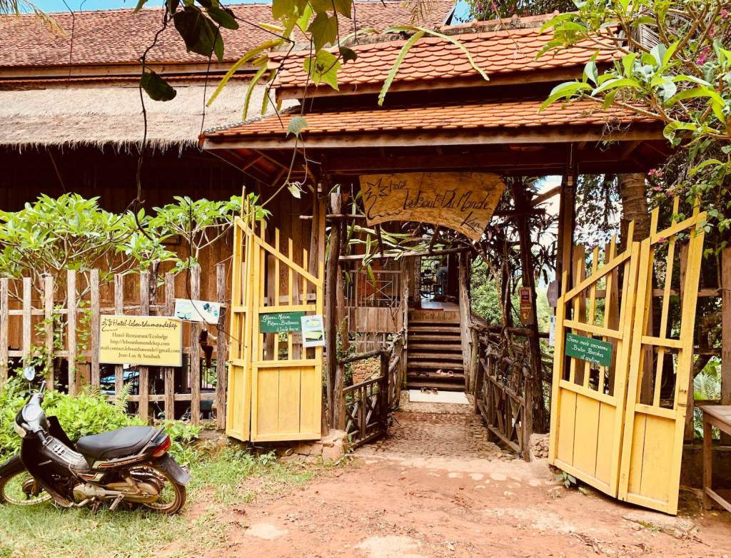 https://mdw-travel-data-us-east-1.s3.amazonaws.com/img/country/Cambodia/Kep-Lodge/img_02.jpg