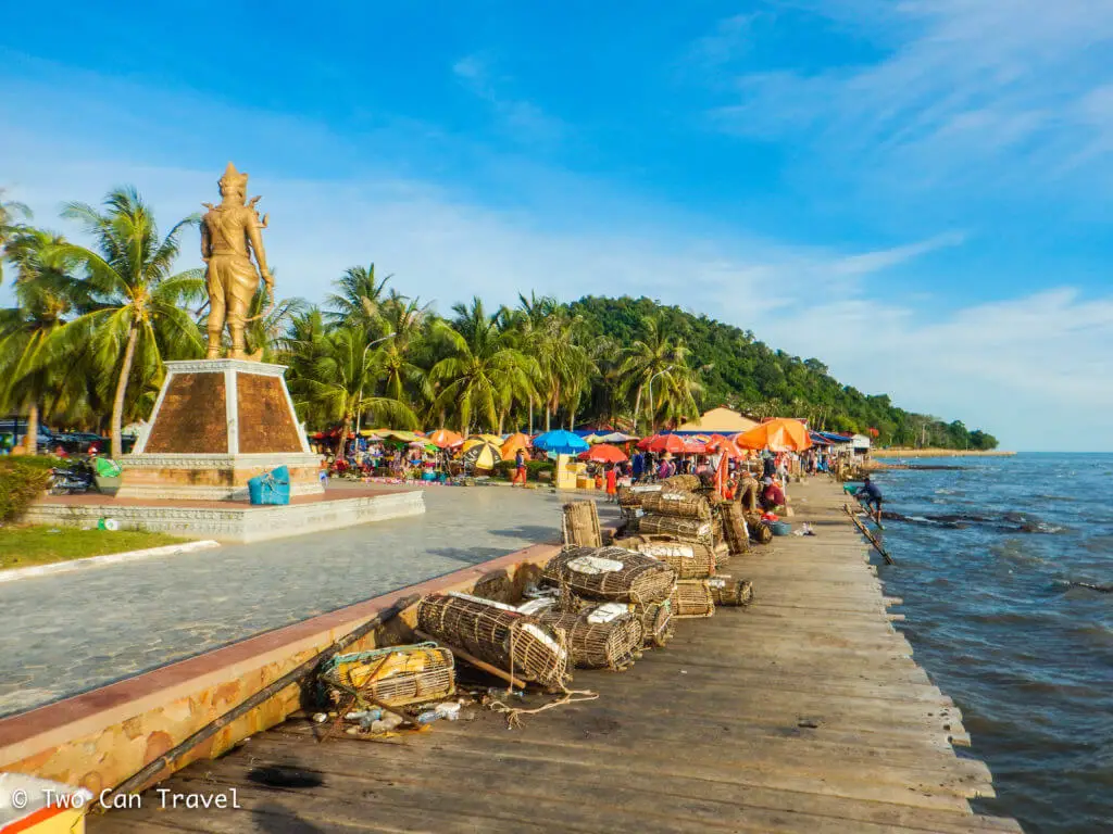 https://mdw-travel-data-us-east-1.s3.amazonaws.com/img/country/Cambodia/Kep-Market-Crab-Food-Stalls/img_02.jpg