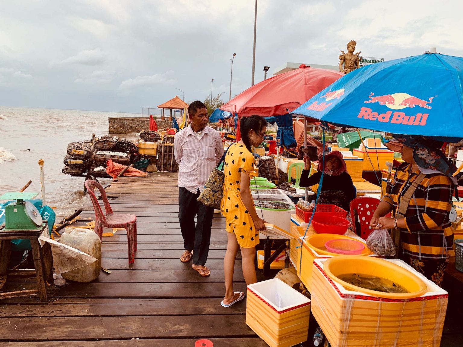 https://mdw-travel-data-us-east-1.s3.amazonaws.com/img/country/Cambodia/Kep-Market-Crab-Food-Stalls/img_03.jpg