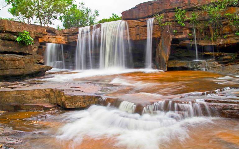 https://mdw-travel-data-us-east-1.s3.amazonaws.com/img/country/Cambodia/Kho-Pech-Waterfall/img_01.jpg