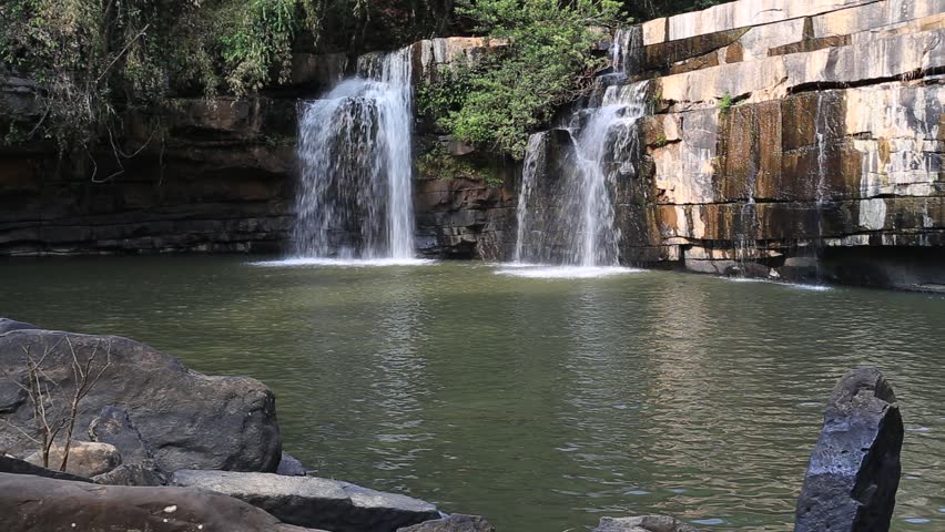 https://mdw-travel-data-us-east-1.s3.amazonaws.com/img/country/Cambodia/Kho-Pech-Waterfall/img_03.jpg