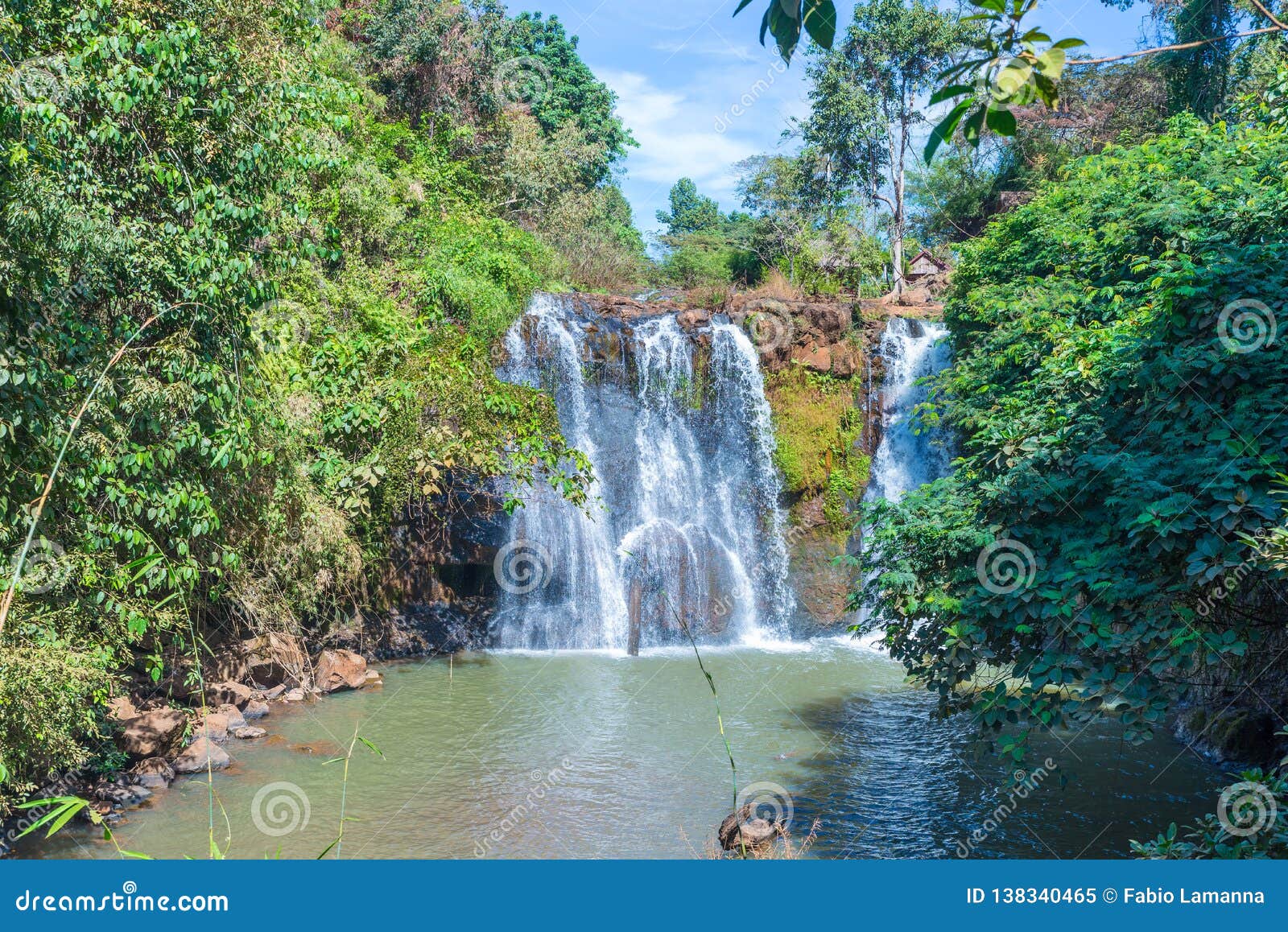 https://mdw-travel-data-us-east-1.s3.amazonaws.com/img/country/Cambodia/Kho-Pech-Waterfall/img_04.jpg