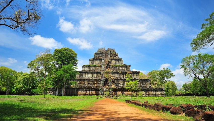 https://mdw-travel-data-us-east-1.s3.amazonaws.com/img/country/Cambodia/Koh-Ker/img_02.jpg