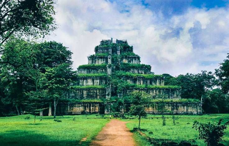 https://mdw-travel-data-us-east-1.s3.amazonaws.com/img/country/Cambodia/Koh-Ker/img_03.jpg