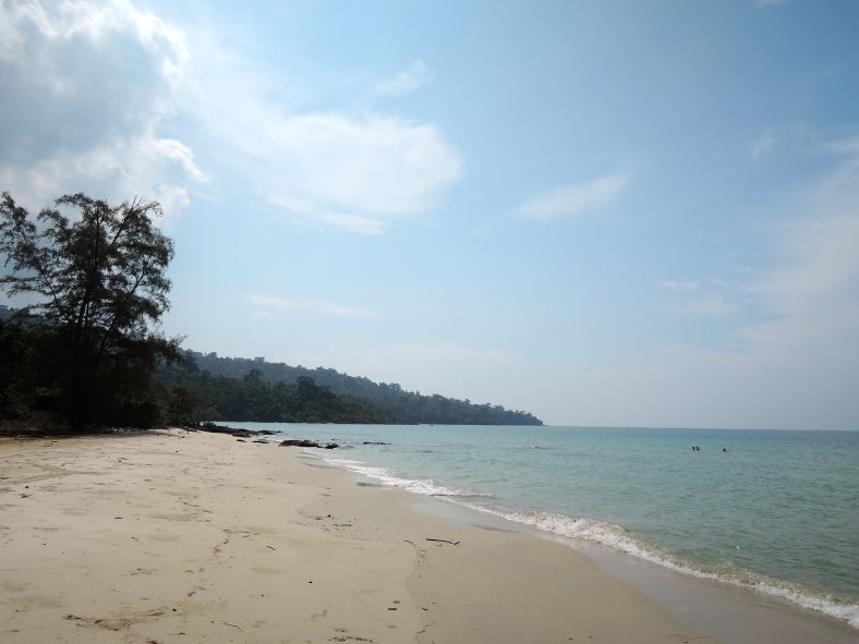 https://mdw-travel-data-us-east-1.s3.amazonaws.com/img/country/Cambodia/Koh-Kong-Beach/img_04.jpg