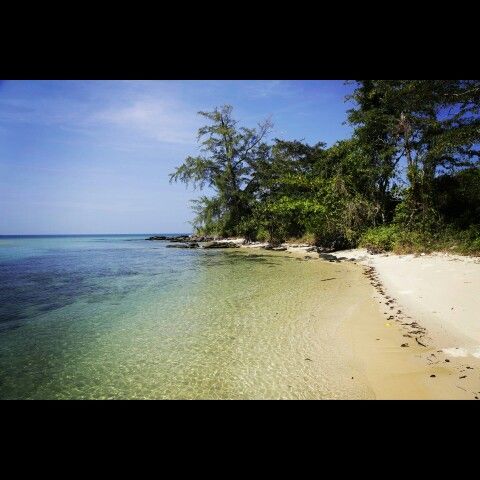 https://mdw-travel-data-us-east-1.s3.amazonaws.com/img/country/Cambodia/Koh-Kong-Beach/img_05.jpg