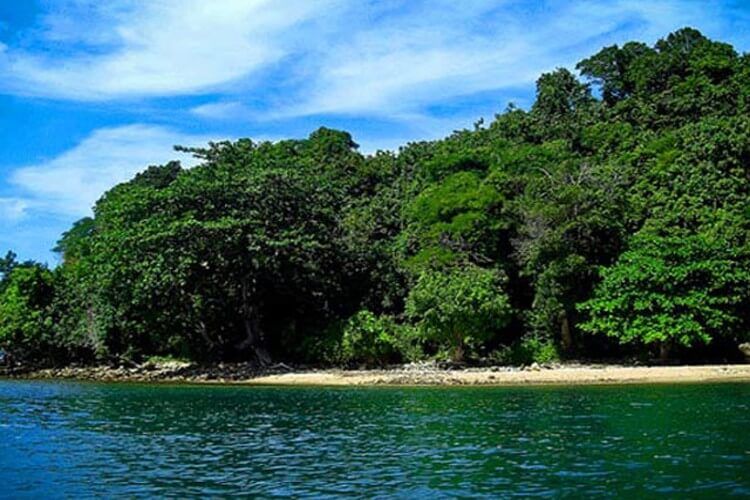 https://mdw-travel-data-us-east-1.s3.amazonaws.com/img/country/Cambodia/Koh-Kong/img_02.jpg
