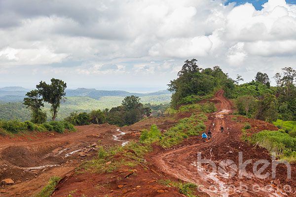 https://mdw-travel-data-us-east-1.s3.amazonaws.com/img/country/Cambodia/Koh-Nhek-District/img_02.jpg