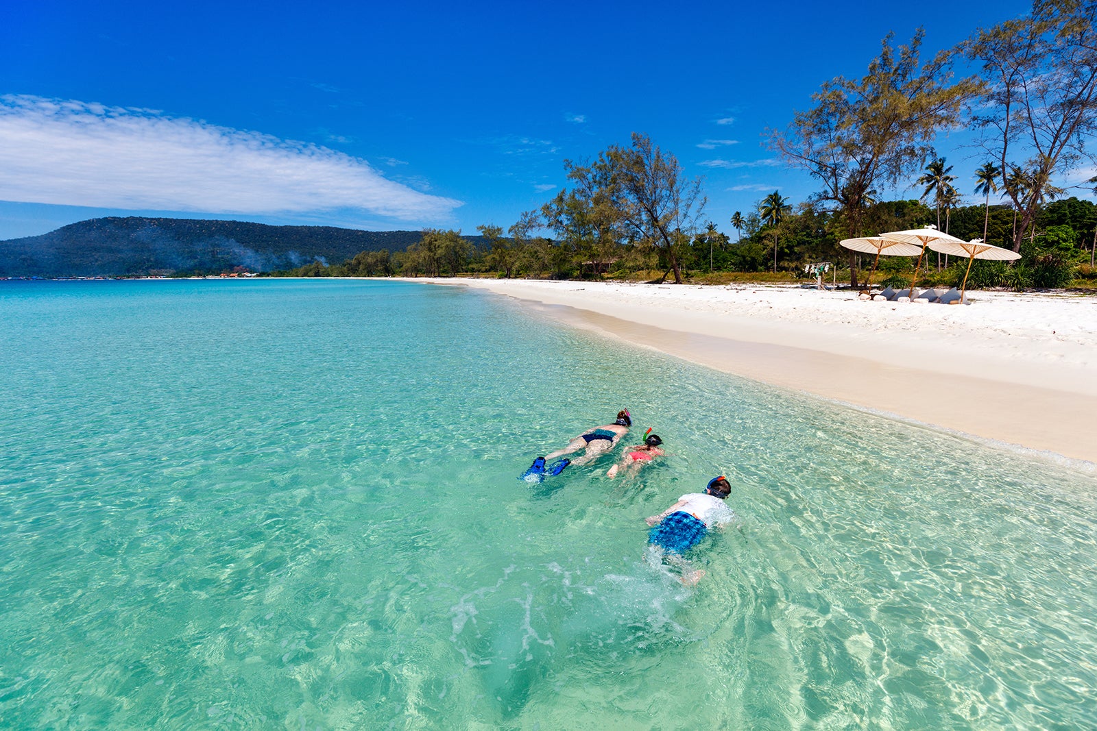 https://mdw-travel-data-us-east-1.s3.amazonaws.com/img/country/Cambodia/Koh-Rong-Activities-Center/img_01.jpg