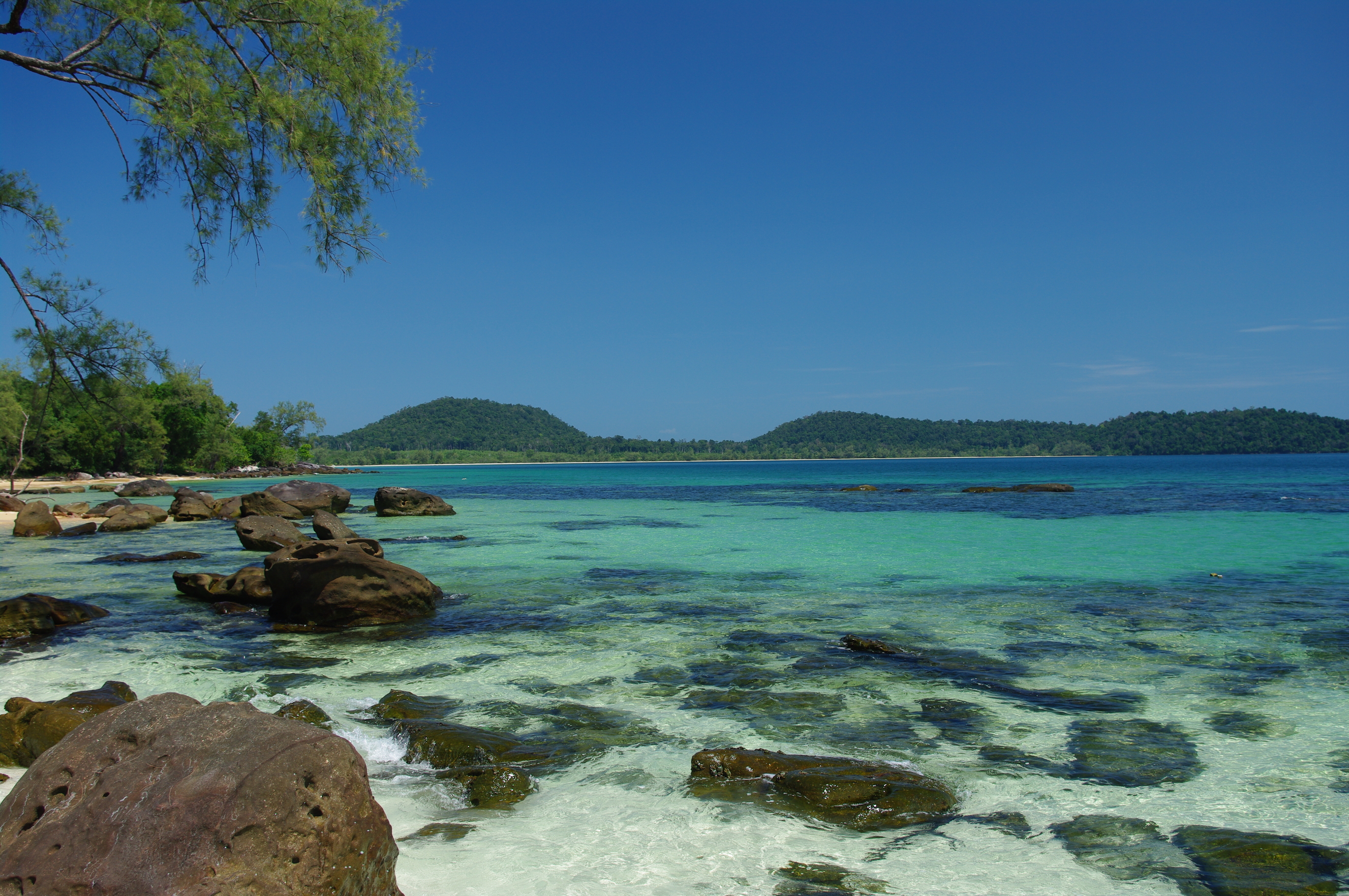 https://mdw-travel-data-us-east-1.s3.amazonaws.com/img/country/Cambodia/Koh-Rong-Island/img_01.jpg