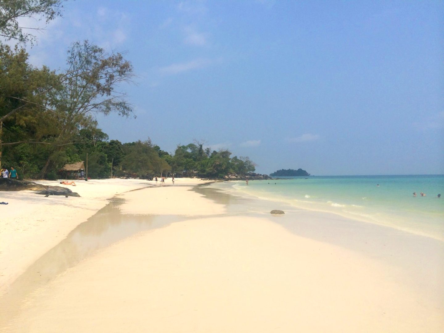 https://mdw-travel-data-us-east-1.s3.amazonaws.com/img/country/Cambodia/Koh-Rong-Island/img_02.jpg
