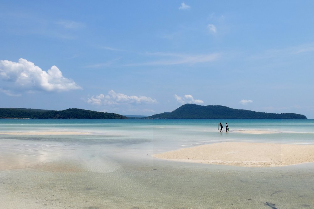 https://mdw-travel-data-us-east-1.s3.amazonaws.com/img/country/Cambodia/Koh-Rong-Samloem-Island/img_01.jpg